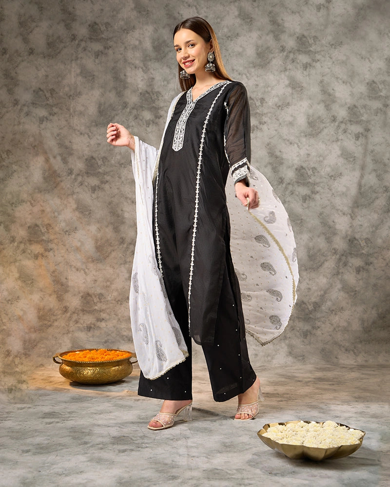 A-line embroidered kurta set - Black
