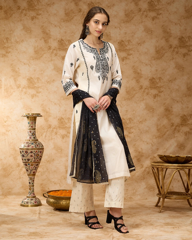 A-line embroidered kurta set - Off White